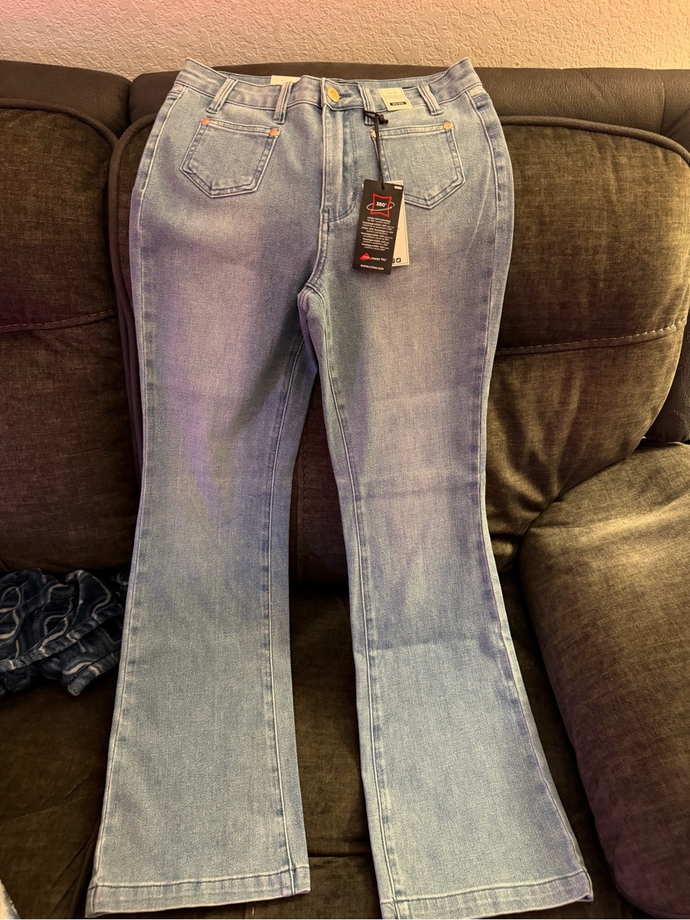 Judy Blue Light Wash Bootcut Jeans 3/26